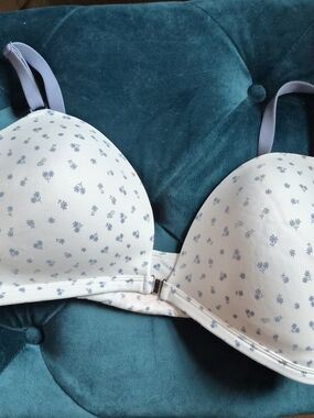 PINK Victoria's Secret White Bra with Light Blue Floral Print
